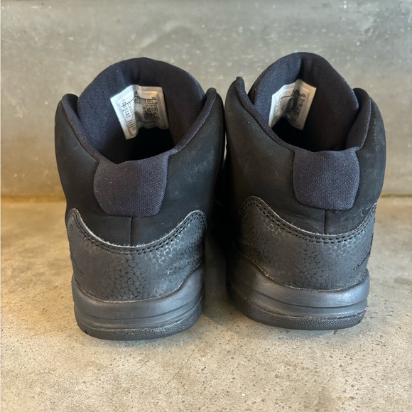 Nike Air Jordan Max Aura Triple Black Mid Size Youth 3 Black On Black Jordans - Picture 4 of 12